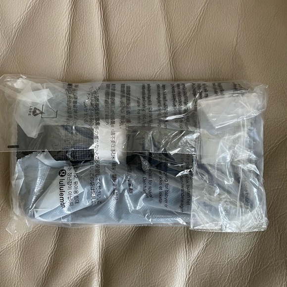 Black_NWT_Mini Everywhere Belt Bag *Last one* - Picture 3 of 6